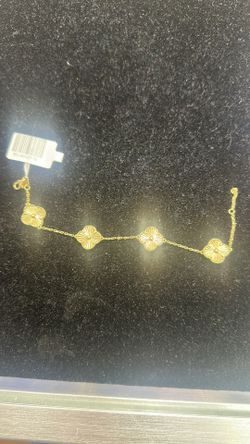 Gold Leaf Clover Bracelet