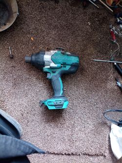Makita 18 volt 7/16 hex high impact torque wrench