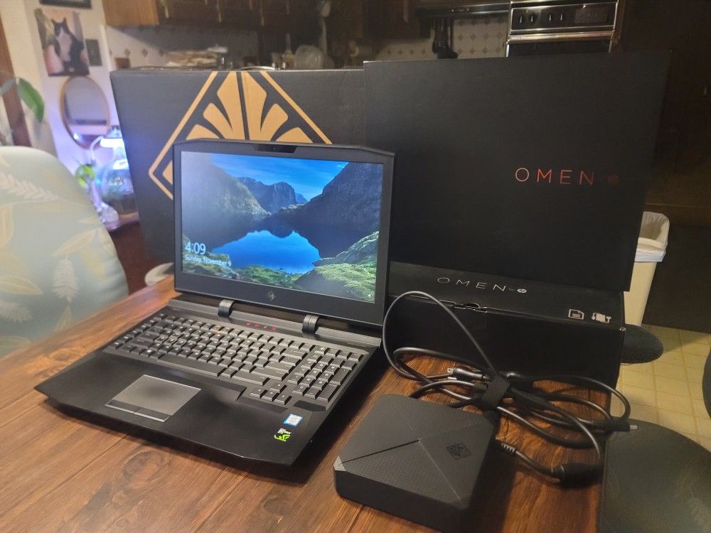 OMEN x HP Laptop 17-apoxx 17.3" i7  1TB HDD + 256 SSD 16GB RAM GTX 1080Win 10 Gaming laptop!