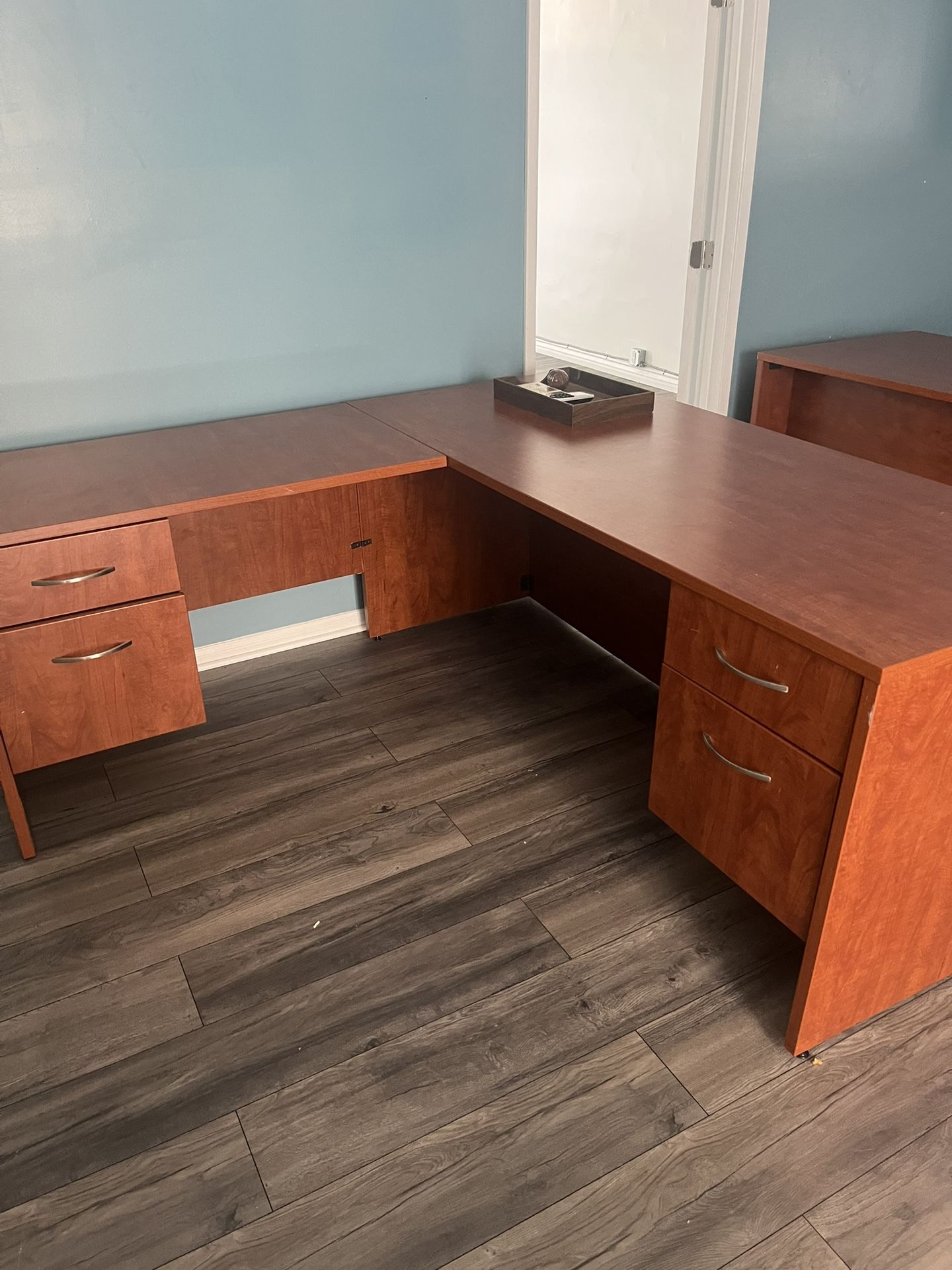 Office Desks & Chairs