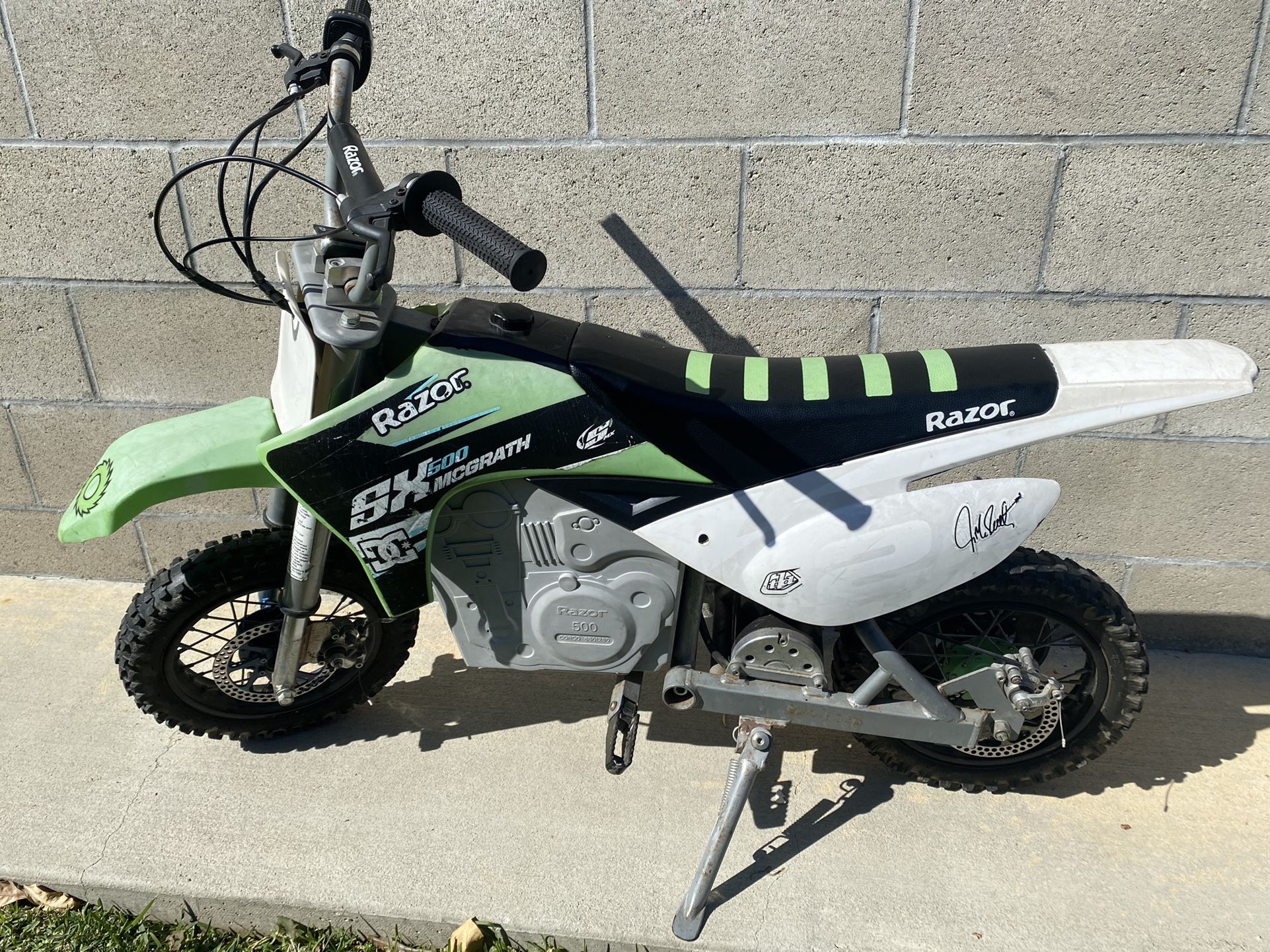 Electric Razor SX500