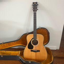 Yamaha Lefty FG-335LII Acoustic Guitar with vintage Hard Case