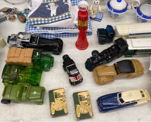 Vintage Avon aftershave cars, trains and big rigs soaps powders (READ DESC)