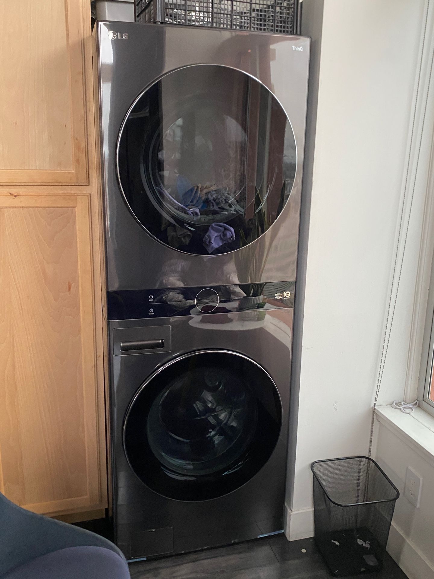 For Sale: LG WKHC252HBA Washer-Dryer Combo