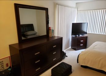 Elegant Queen Bedroom Collection (espresso/mocha wood)