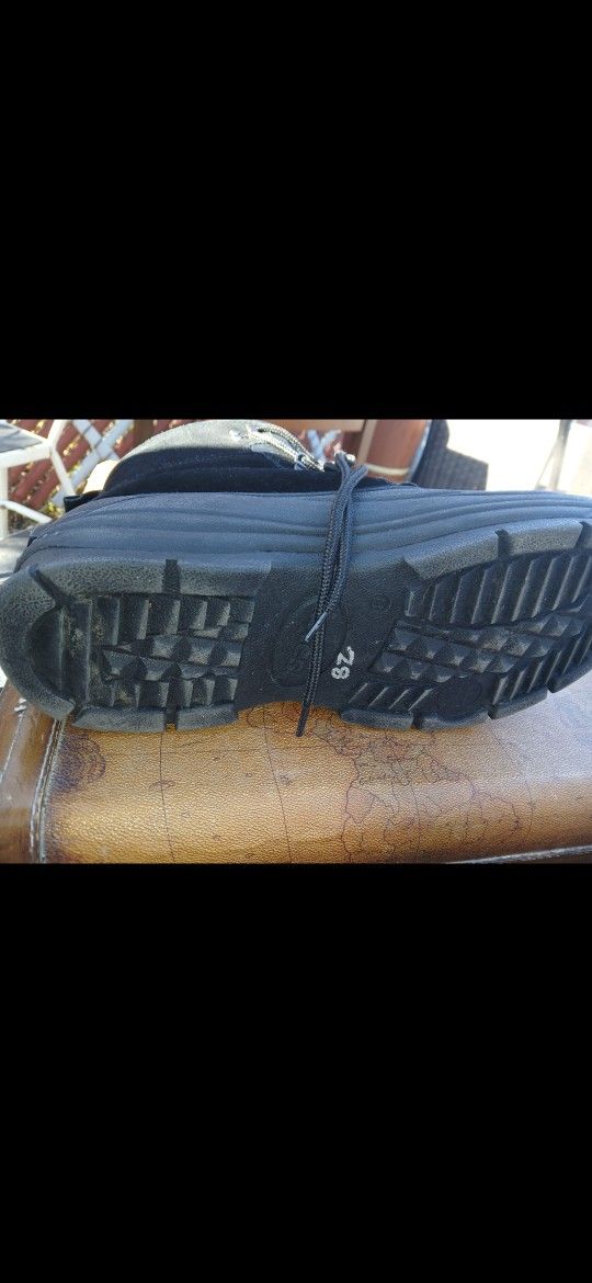 Size 12 Men's Boots Brand New