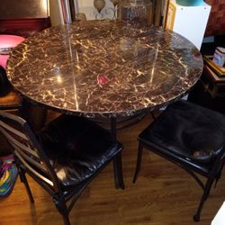 Dining Room Table Round Table With Four Chairs Marble Light Design Very Good Condition