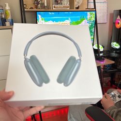 Apple Airpod Maxs Lightish blue 