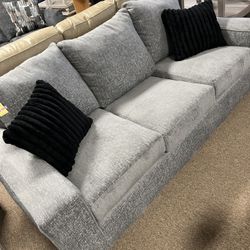 FREE DELIVERY COZY COUCH