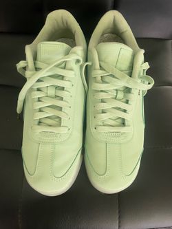 Men’s puma sneakers