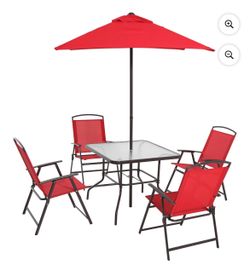 Backyard table chairs