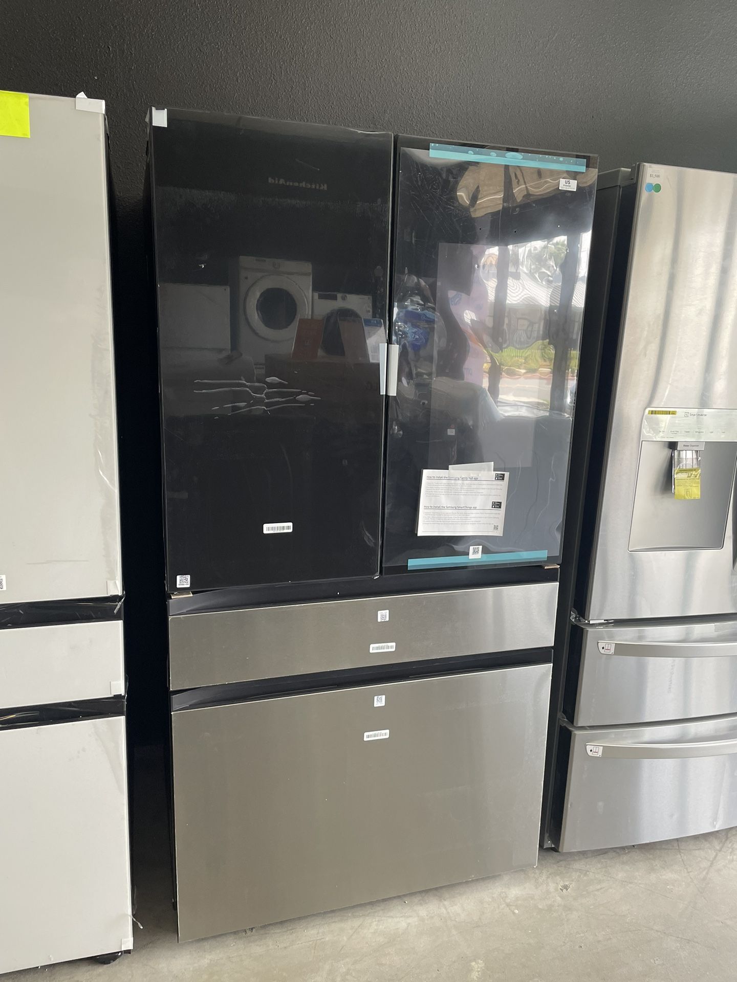 Samsung 4 Door Bespoke HUB Refrigerator With Beverage Center