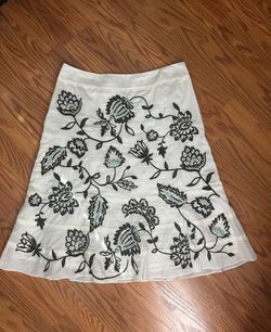 Ann Taylor Embroidered A-line Skirt Size 6