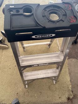 Small 2 step aluminum ladder Warner