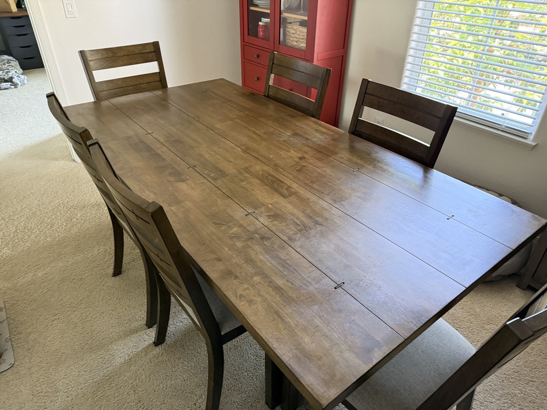 Dining Table w/ 6 Chairs