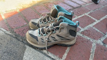 Columbia shoes size 6