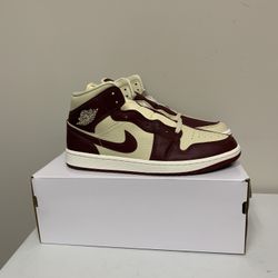 Jordan 1 Mid SE - Split Beach Cherrywood Red Women’s Size 12