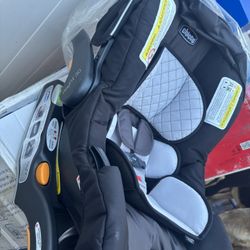 Chicco KeyFit30 Car seat & Base