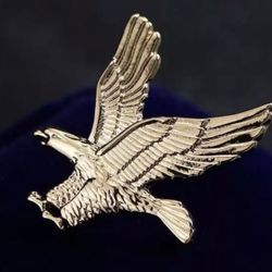 NEW eagle bird animal brooch pin buckle suit shirt collar charm jewelry accessories gift 