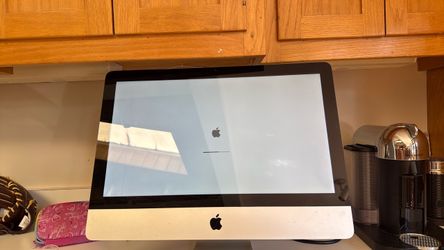 IMac High Sierra with keyboard