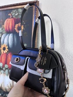 Coach limited editon twin turnlock 20