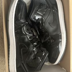 Men’s Jordan Mids 1s