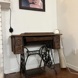 Antique Singer Treadle Sewing Machine 