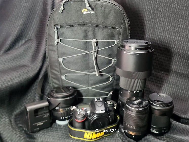 Nikon D7100 Super Bundle