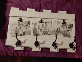 Brand NEW photo holder with hooks