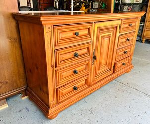 Davis International Solid Wood Dresser with Mirror (optional)
