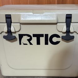 Like new cooler in great condition