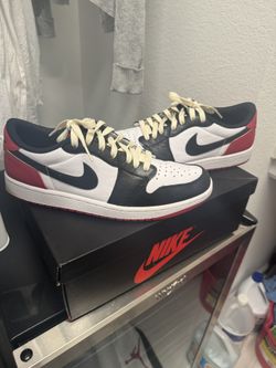 Men’s AJ1 Low Black Toe Size 10.5