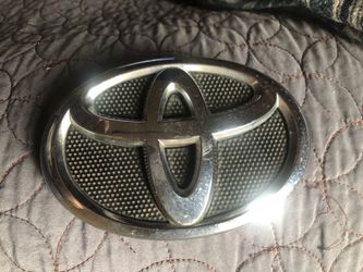 Toyota Corolla Bumper Cover Emblem Used 2009 To 2013