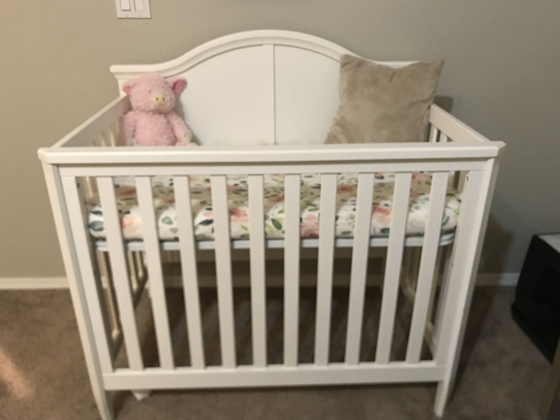 White Mini Crib