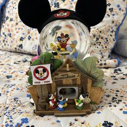 Vtg 1995 Mickey Mouse Club Musical Snow Globe Mouse