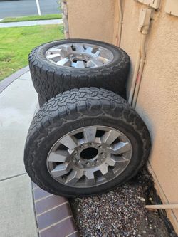 2017 GMC Sierra 2500HD Denali L5P used original rims with BF Goodrich tires