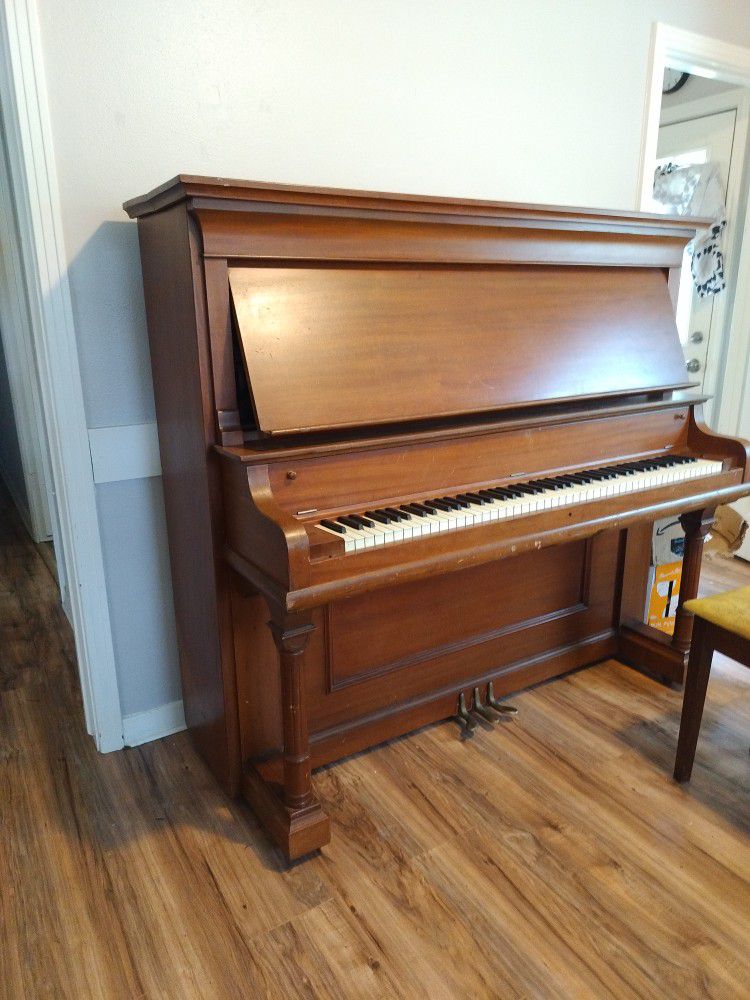 Piano, Upright Hobart M Cable Co