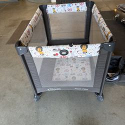 Graco Portable Baby Crib