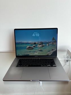 16-inch MacBook Pro Space Gray - 8-Core i9 / 16GB RAM / 1TB SSD / Dedicated GPU