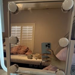 Impressions Makeup Mirror 