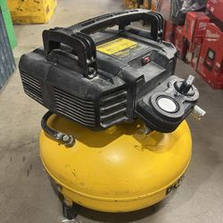 Dewalt 6 Gallón Air Compressor $89