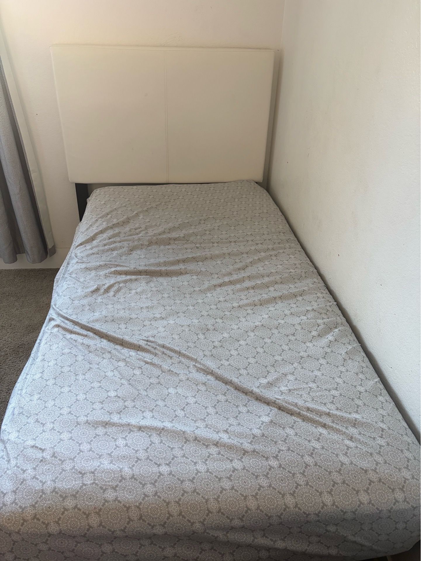 Twin bed