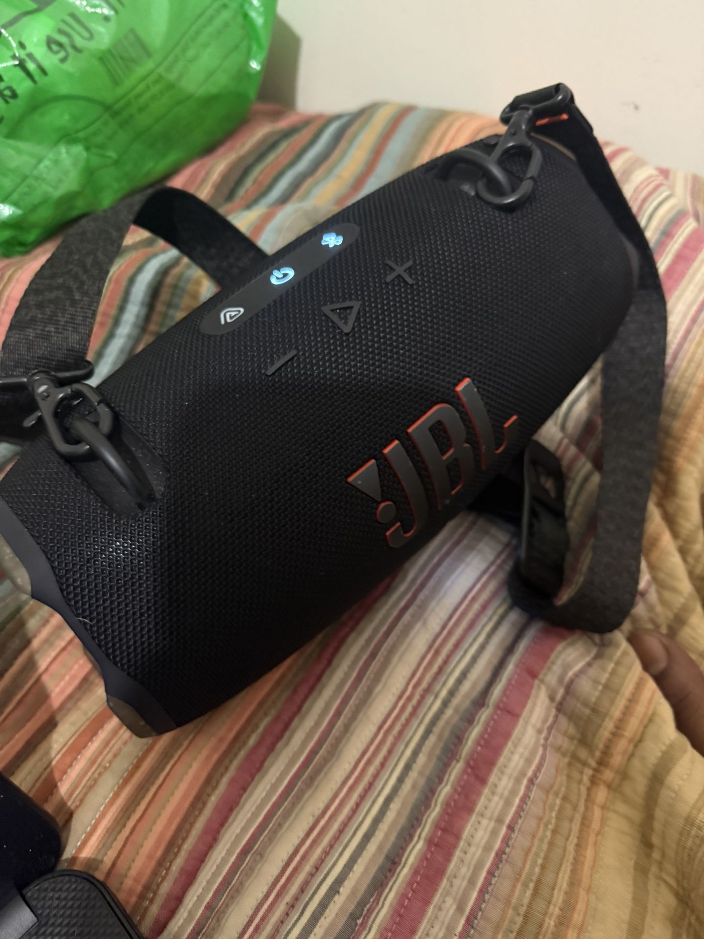 JBL Xtreme 4 - Portable Bluetooth Speaker, Powerful Sound and Deep Bass, IP67 Waterproof, 24 Hours of Playtime, Powerbank, Auracast for Multi-Speaker
