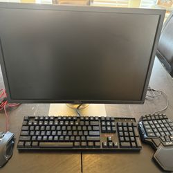Dell Monitor And Keyboard 