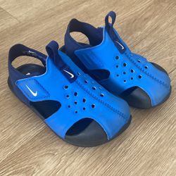 Nike Sunray Sandals 7c