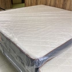 ⚜️NEW KING SIZE MATTRESS W.BOXSPRINGS INCLUDED ⚜️