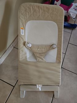 Baby bouncer