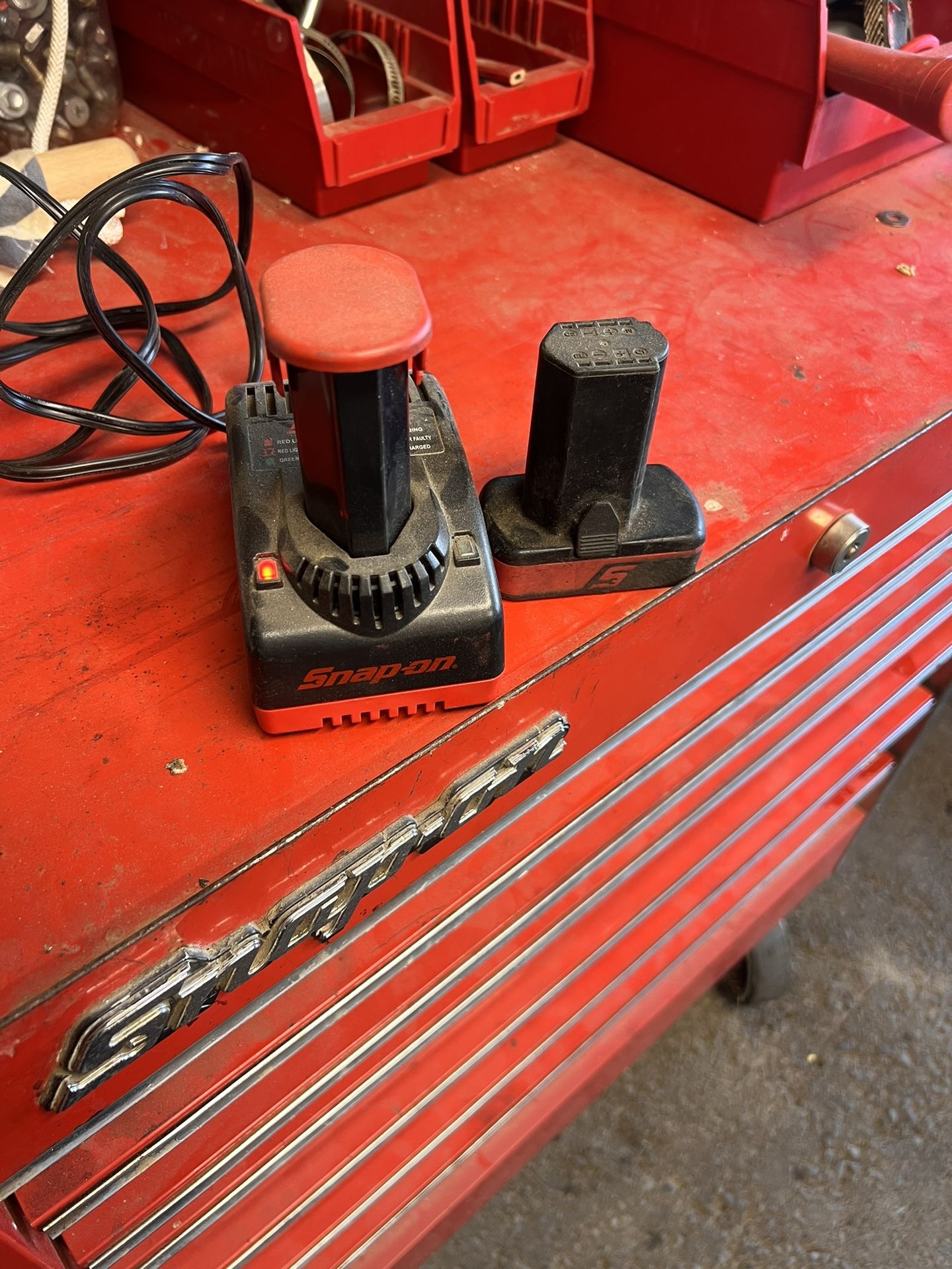 Snap On Batteries And Charger