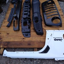 2020 To 2021 Jeep Rubicon Gladiator Front Bumper Grill Fender And Other Parts