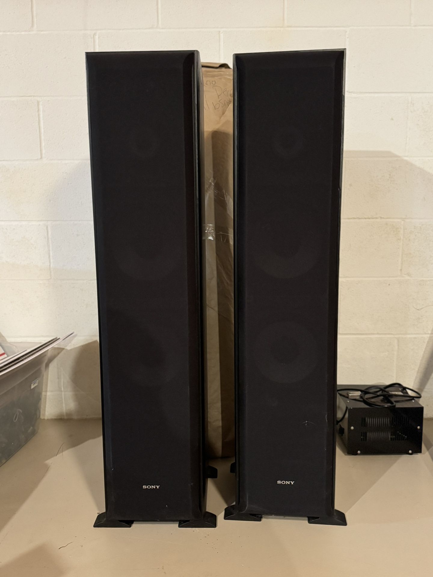 Dual Sony SS-F7000P Tall / Tallboy Speakers